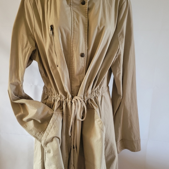 Light Anorak Jacket - Picture 2 of 9